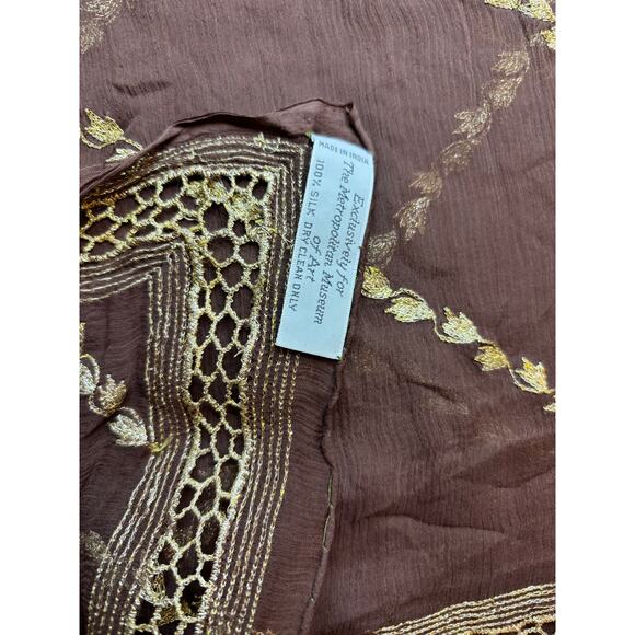 Metro Museum of Art Gilt Embroidered Cut-Out Gold Leaf 100% Silk Stole - Picture 8 of 8